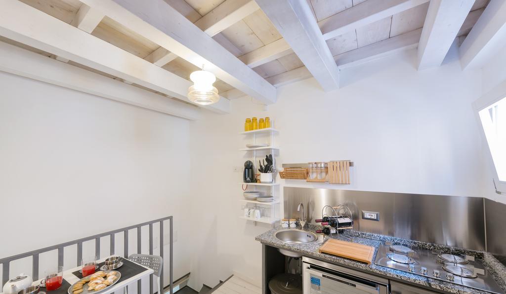 Castelletto Suite La Marina Кальяри Экстерьер фото